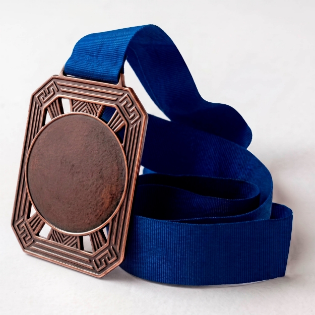Imagem de MEDALHA GRANDE RETANGULAR NA COR BRONZE ENVELHECIDO - 80600-BV
